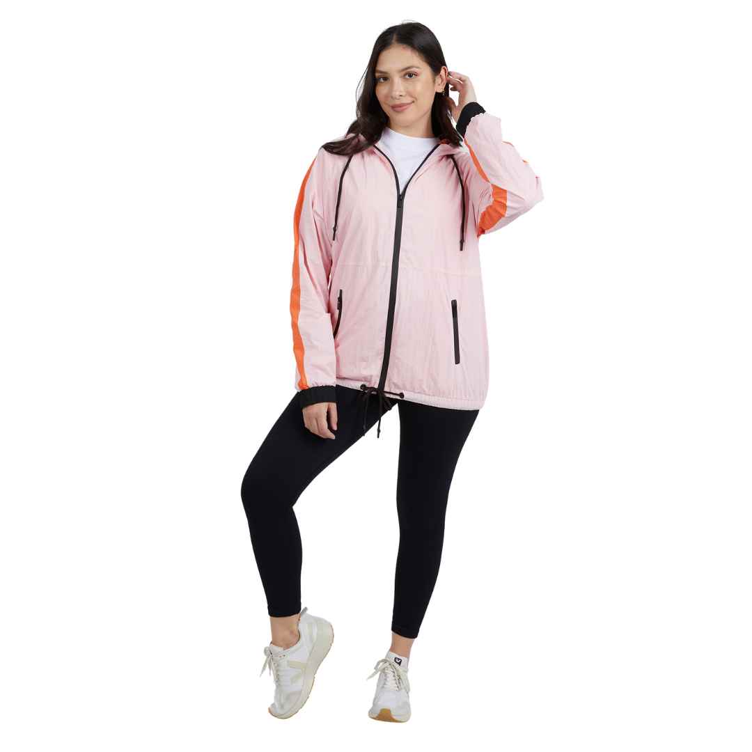 The Shelly Spray jacket from Foxwood is an adorable lightweight spray made from enviro-friendly recycled crinkle nylon. 