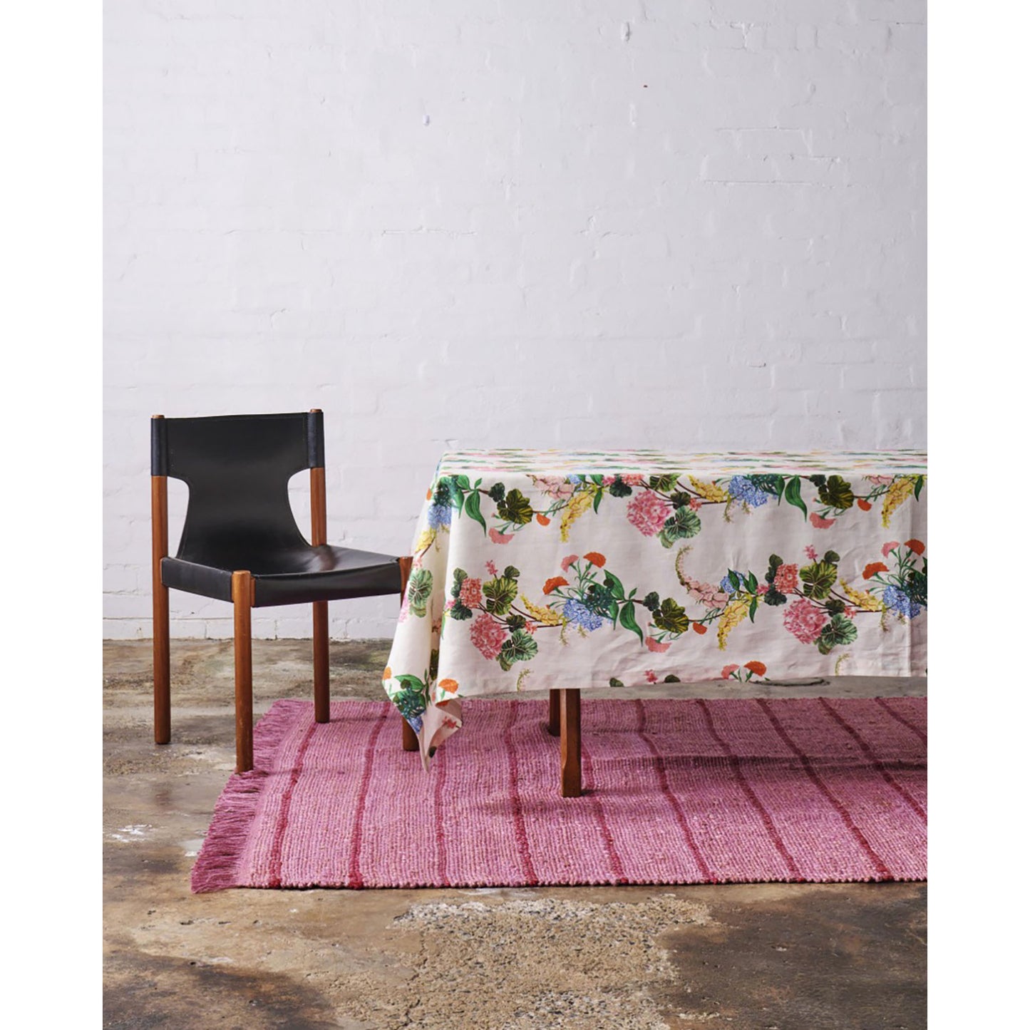 Bouquet Beauty Rectangular Linen Tablecloth | Standard | 145 x 270cm