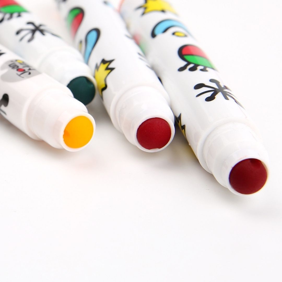 Round tip washable non-toxic markers for toddlers. 12 markers come in their own colourful storage container