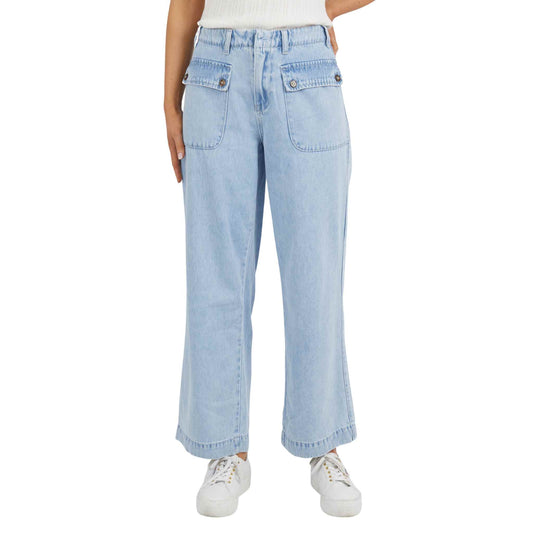 The Rafa Jeans from Foxwood Clothing feature a wide leg and  front pockets with buttons design in the front.