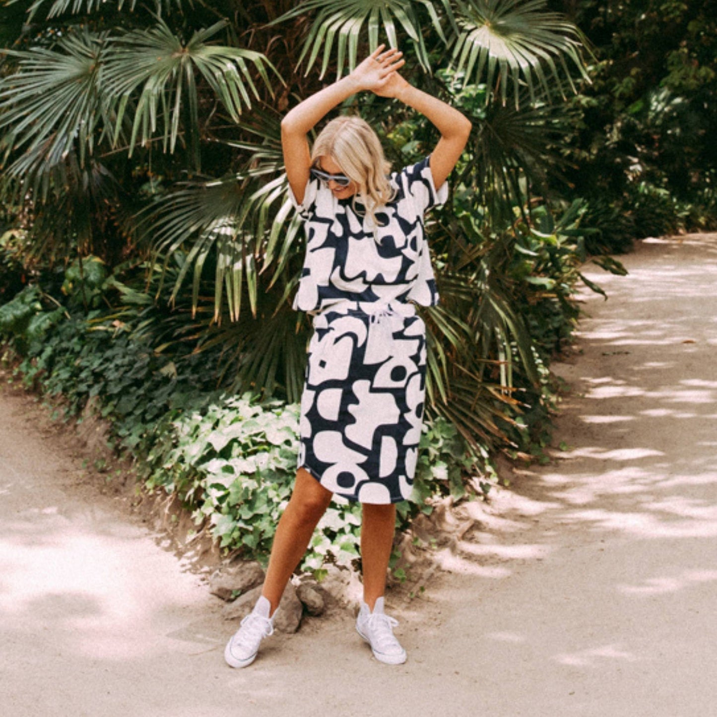 Featuring a gorgeous geometric yardage print in classic navy & white the Miro Skirt from Elm Lifestyle is made from organic cotton . This pull on skirt features side pockets and made is made for comfort.
