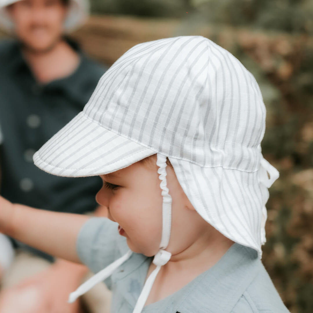 'Lounger' Baby Reversible Flap Sun Hat - Finley / Blanc