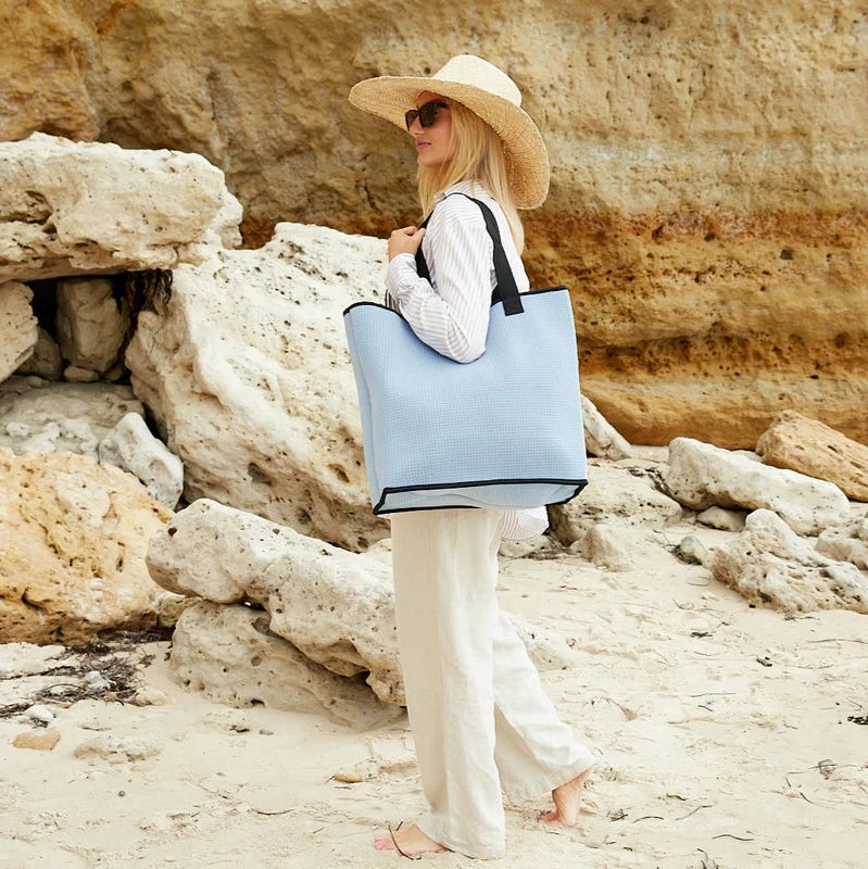 Neo Go-To Base Bag - Powder Blue