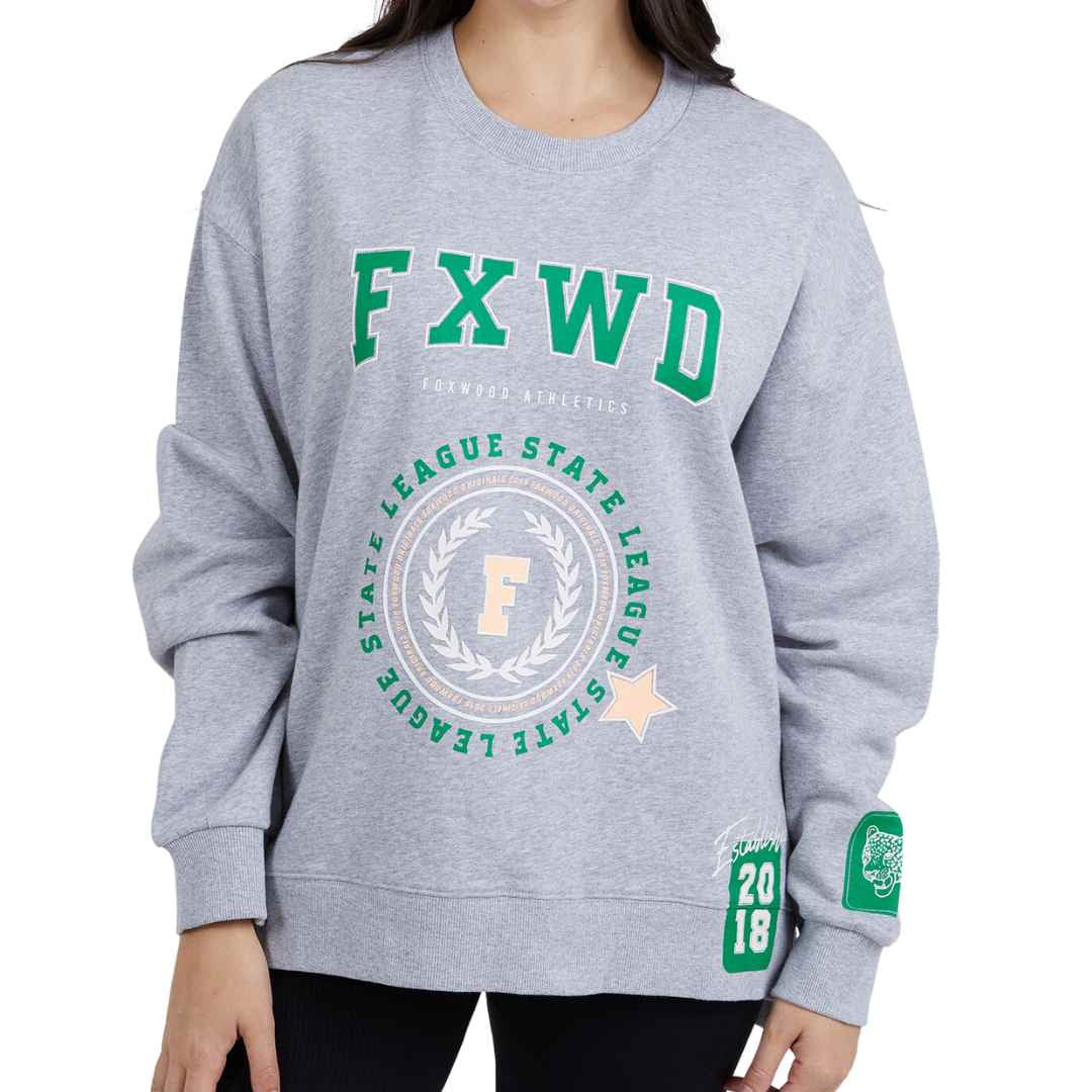 Made from a cosy brushed fleece, the college-style print on the body sleeve and hem gives this slouch-fit Get There crew from Foxwood a few fun details.