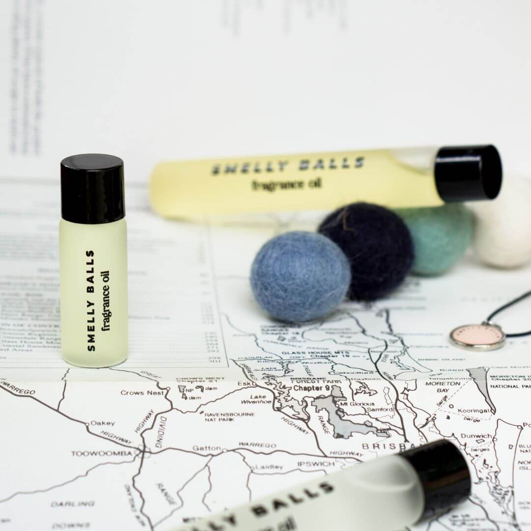 Smelly Balls are a reusable car freshener. The Seapink Smelly Balls pack features 4 unscented felt balls in Salty White, Sea Green, Deep Blue and Aegean Bluel and comes with a 5ml bottle of your chosen scent. 