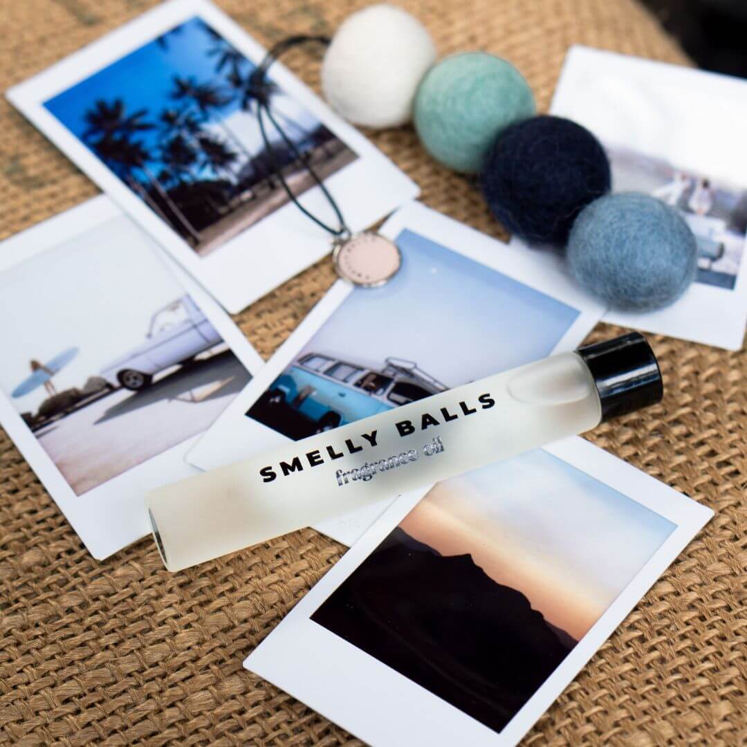 Smelly Balls are a reusable car freshener. The Seapink Smelly Balls pack features 4 unscented felt balls in Salty White, Sea Green, Deep Blue and Aegean Bluel and comes with a 5ml bottle of your chosen scent. 